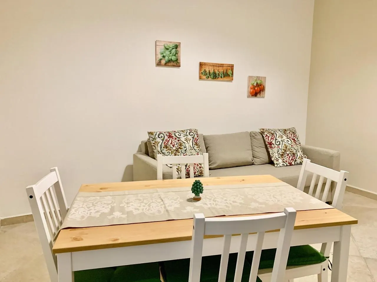 Central Apartment - Le Burnie Palermo
