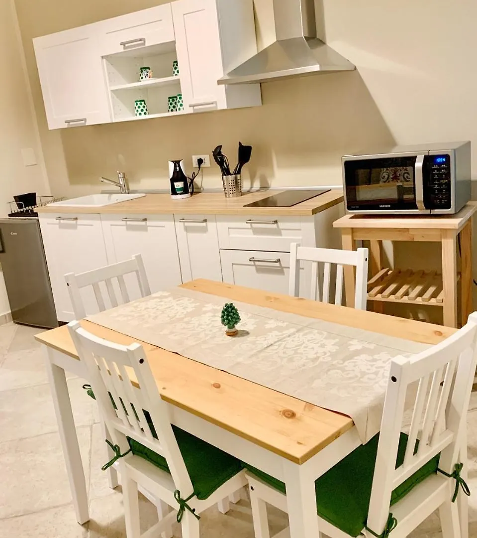 Central Apartment - Le Burnie Palermo
