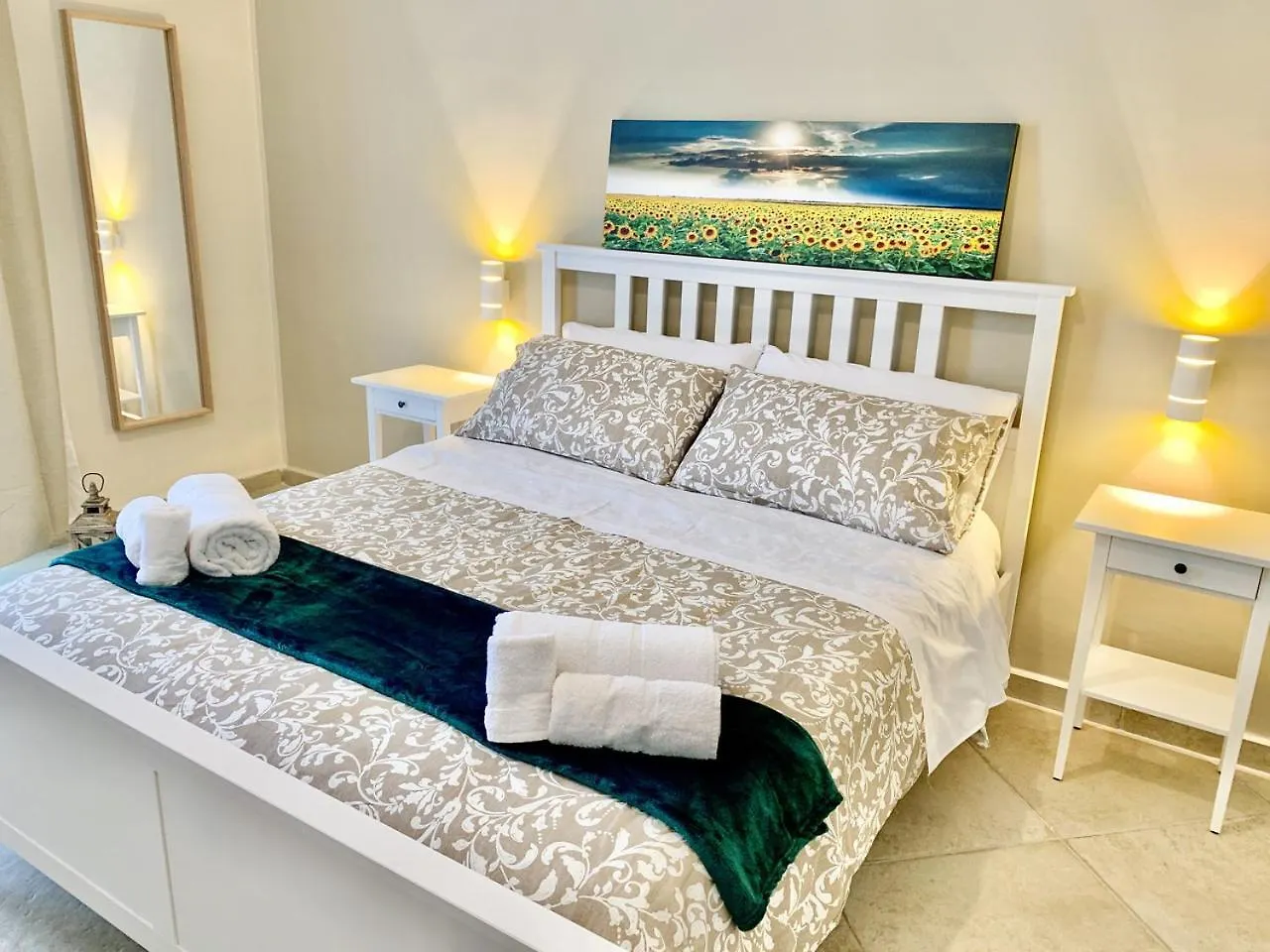Central Apartment - Le Burnie Palermo