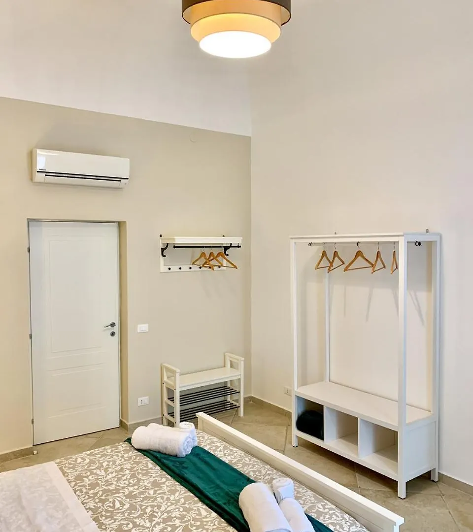 Central Apartment - Le Burnie Palermo
